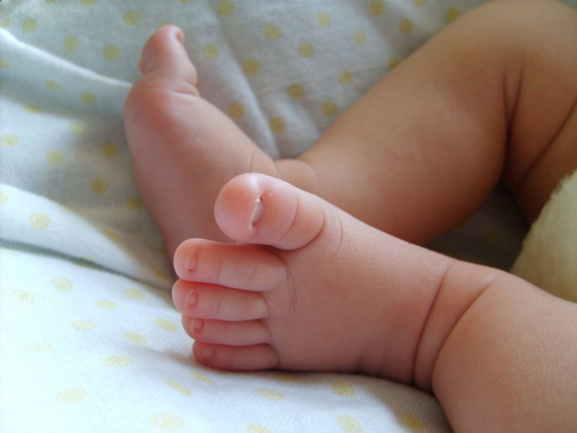 Madre adolescente intentó "vender" a su hija por 3 mil pesos