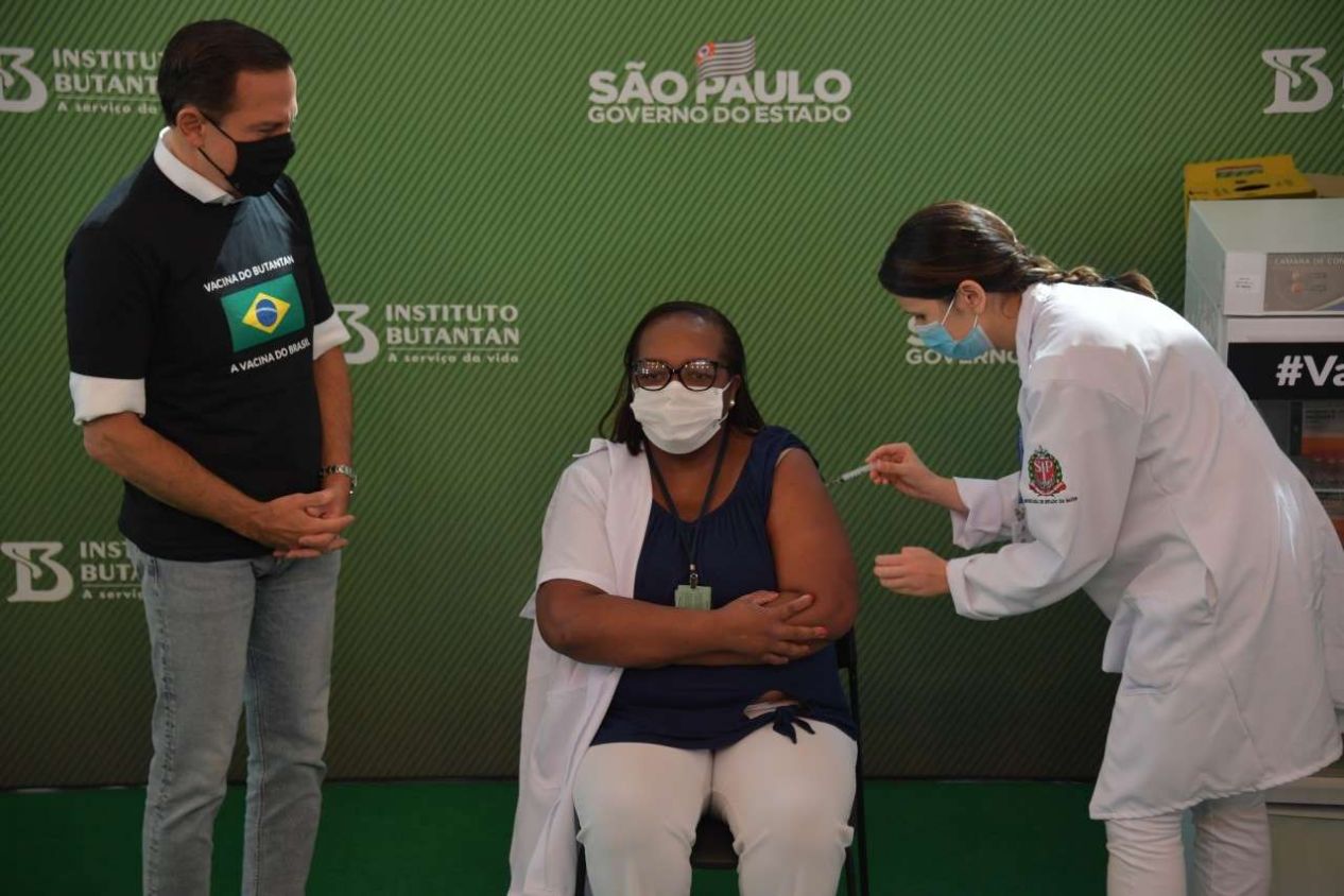 Brasil aprueba el uso de las vacunas de Sinovac y AstraZeneca