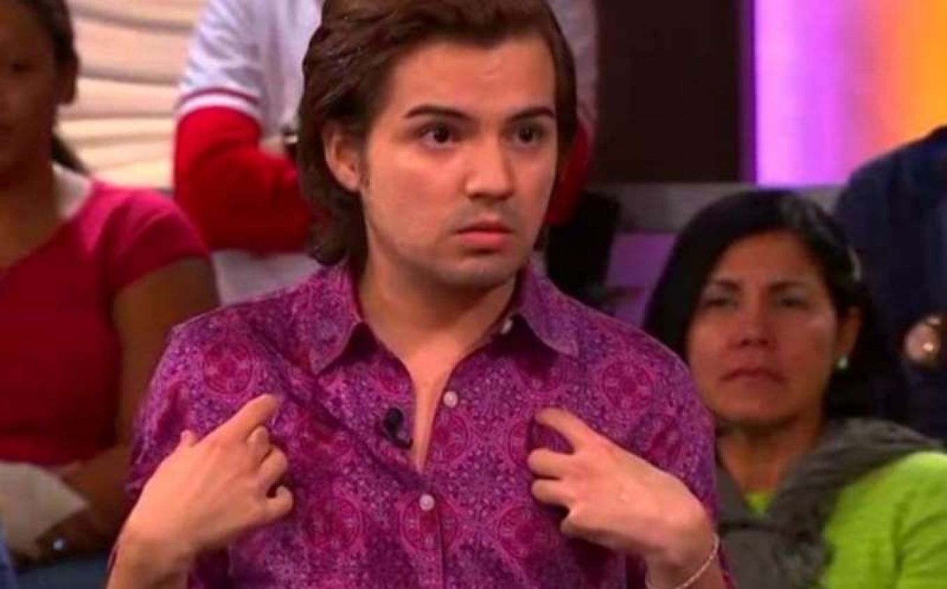 "Estúpida, mi pelo, idiota": Así luce el joven que se volvió meme viral tras salir en TV