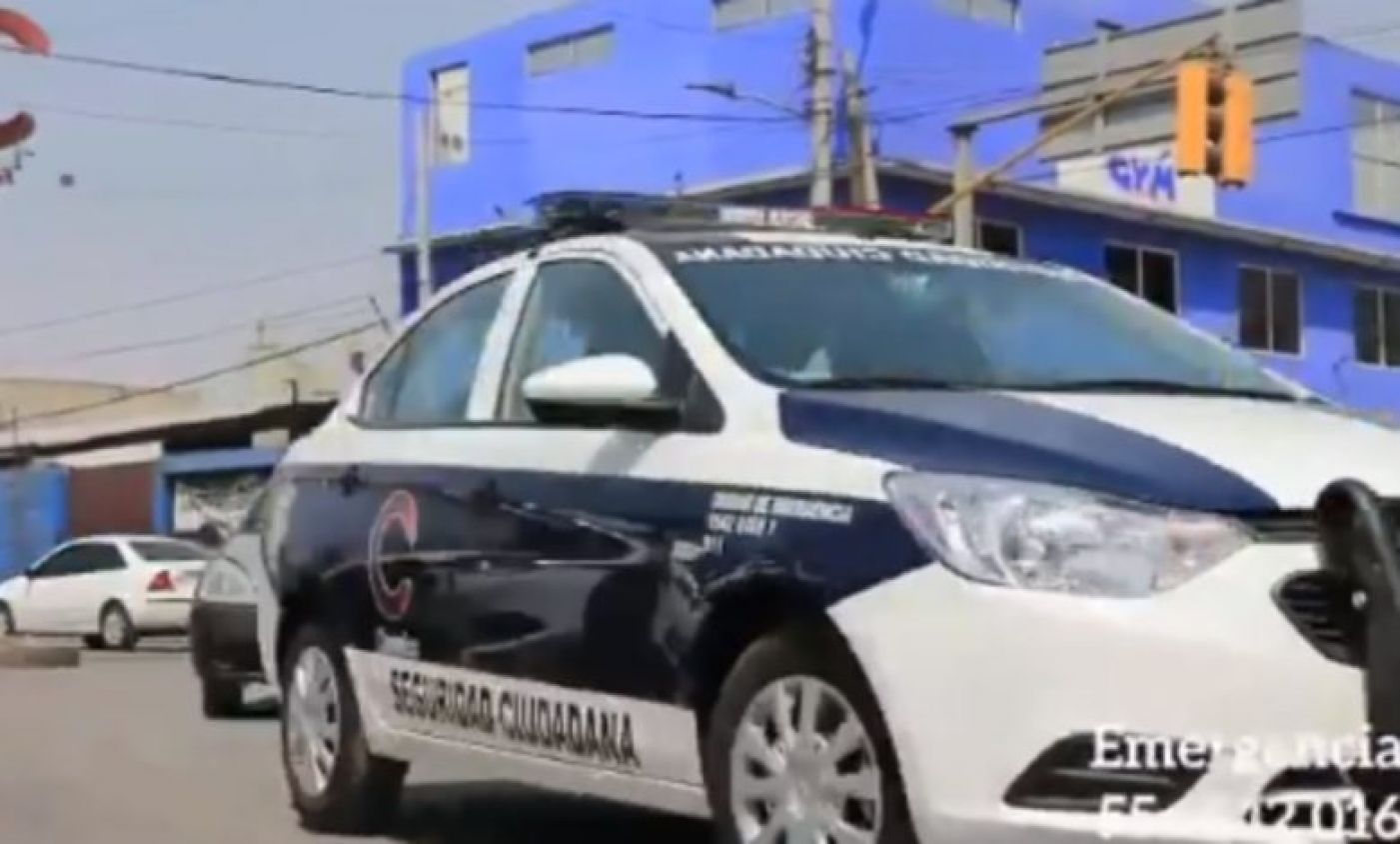 Captan a policías extorsionando a chófer: le quitaron un celular y sus documentos (Video)