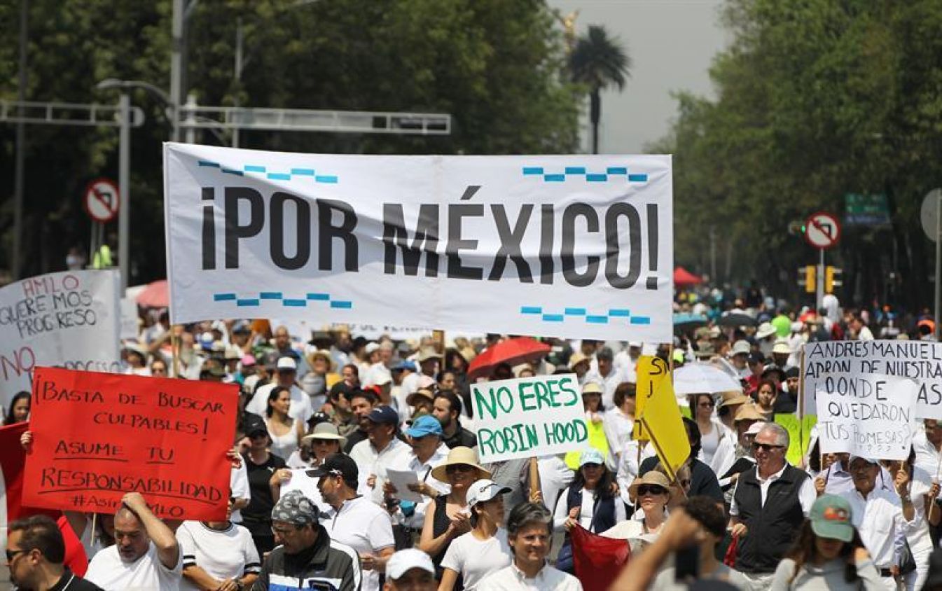 Fuerte revés para la 4T: el 43% de los mexicanos considera que el país va por mal camino