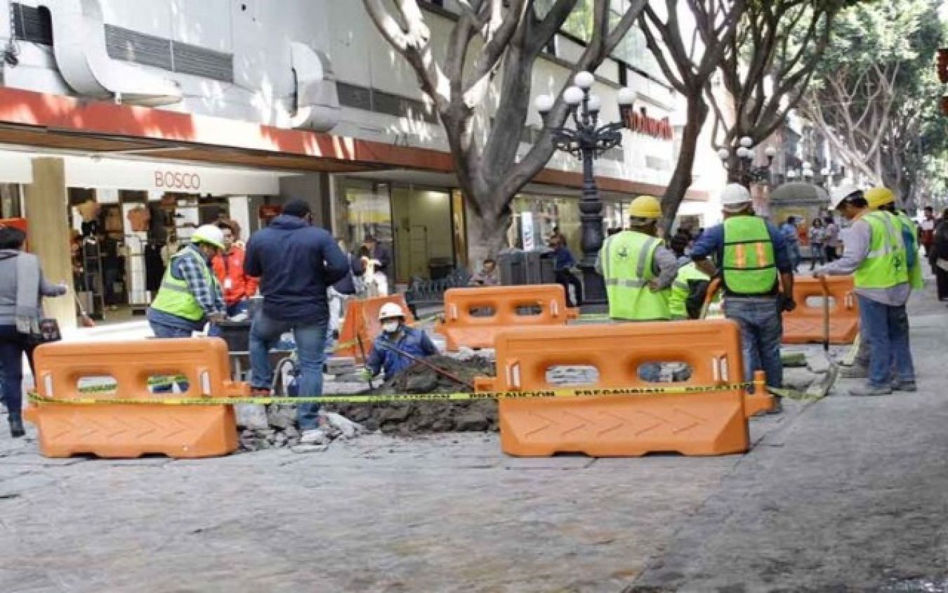 Barbosa reitera que no permitirán al Ayuntamiento realizar obra pública en Puebla; acusa que tienen fines electorales