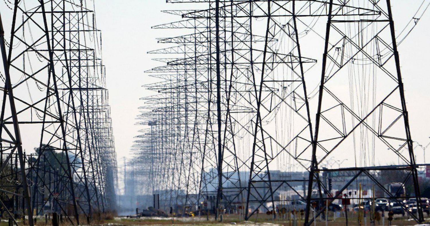 Llegarán cuatro barcos con gas ante desabasto; alimentarán cinco centrales eléctricas