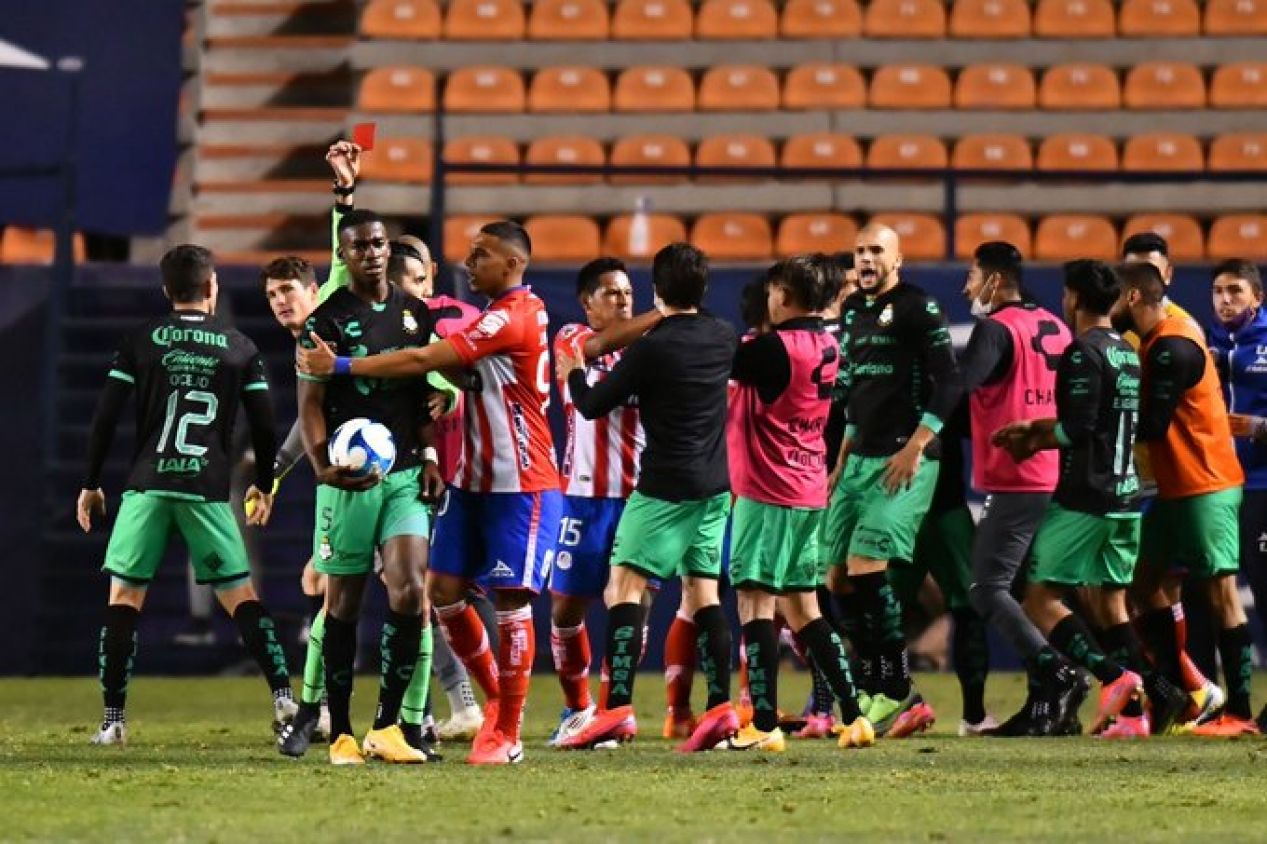 Racismo en la Liga MX: Jugador de Santos asegura que fue ofendido en partido contra San Luis 