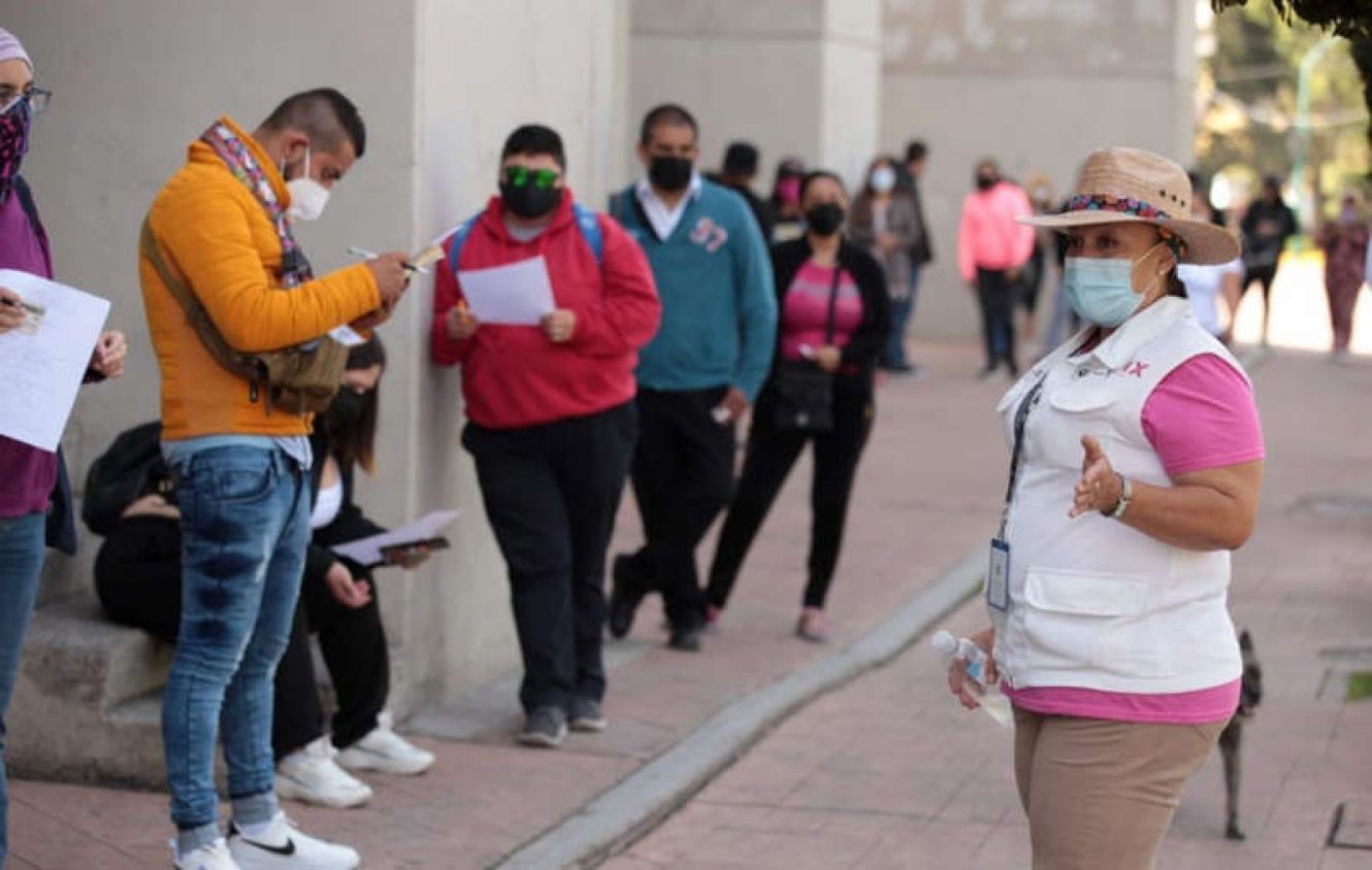 Vacunación, tercera ola e intubados; los cambios en el semáforo covid