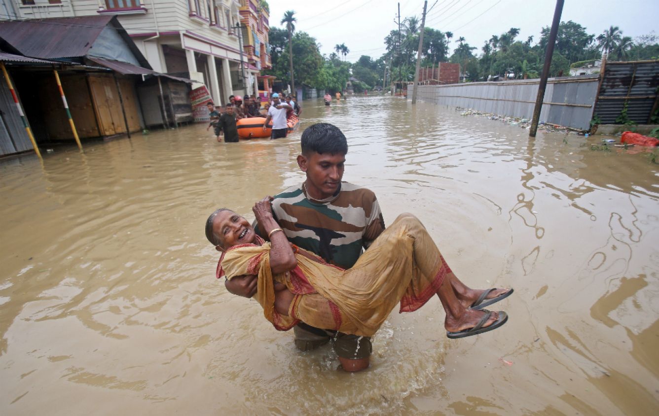 138 muertos tras lluvias en india; sigue la búsqueda de desaparecidos 