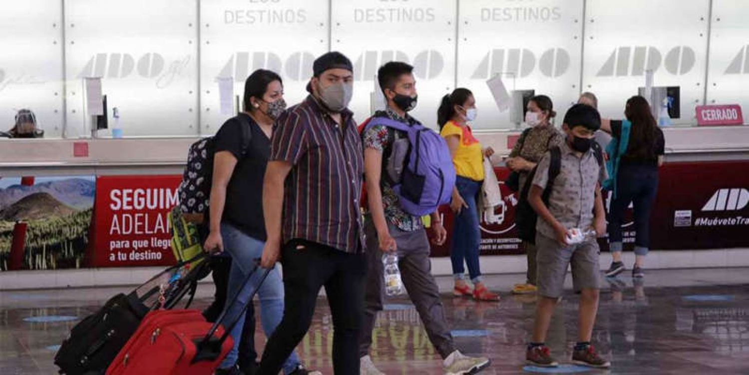 Ante tercera ola Covid poblanos se disponen a salir de vacaciones