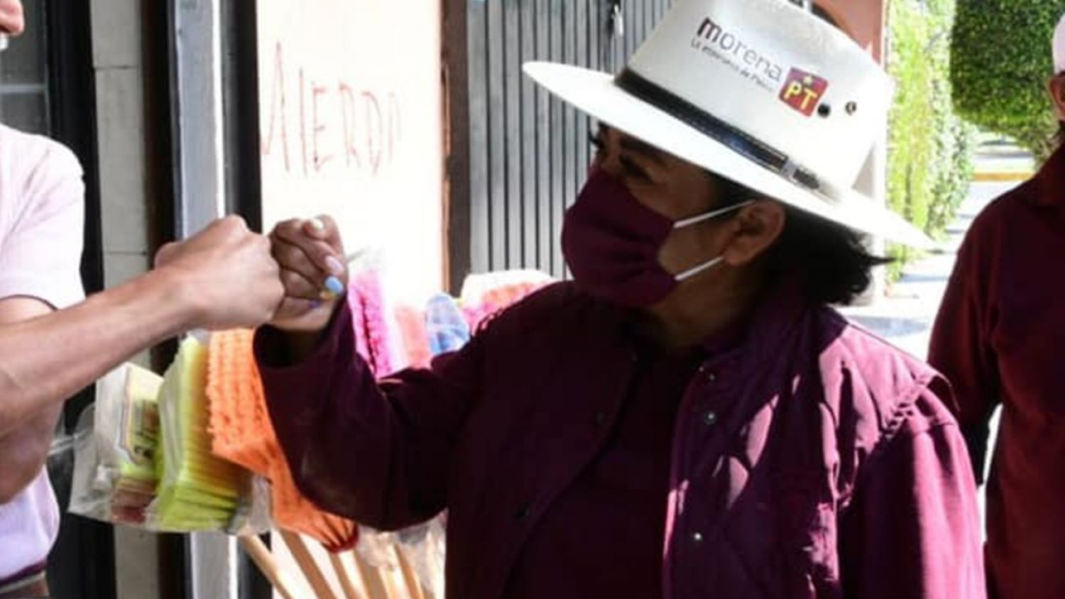 Lupita Daniel maneja la posibilidad de instalar Internet Gratuito en todo Cuautlancingo