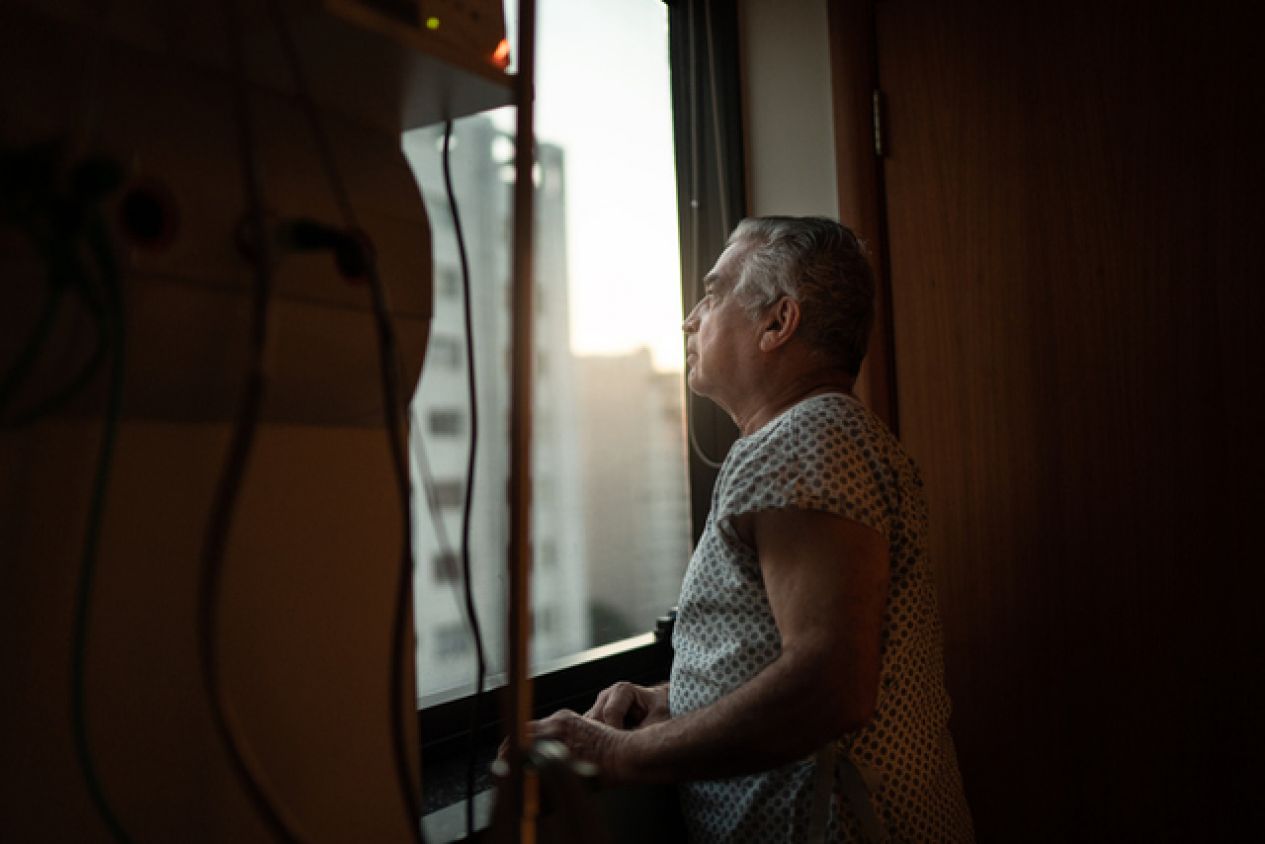 Estados Unidos autoriza un polémico fármaco contra el alzheimer de 56,000 dólares