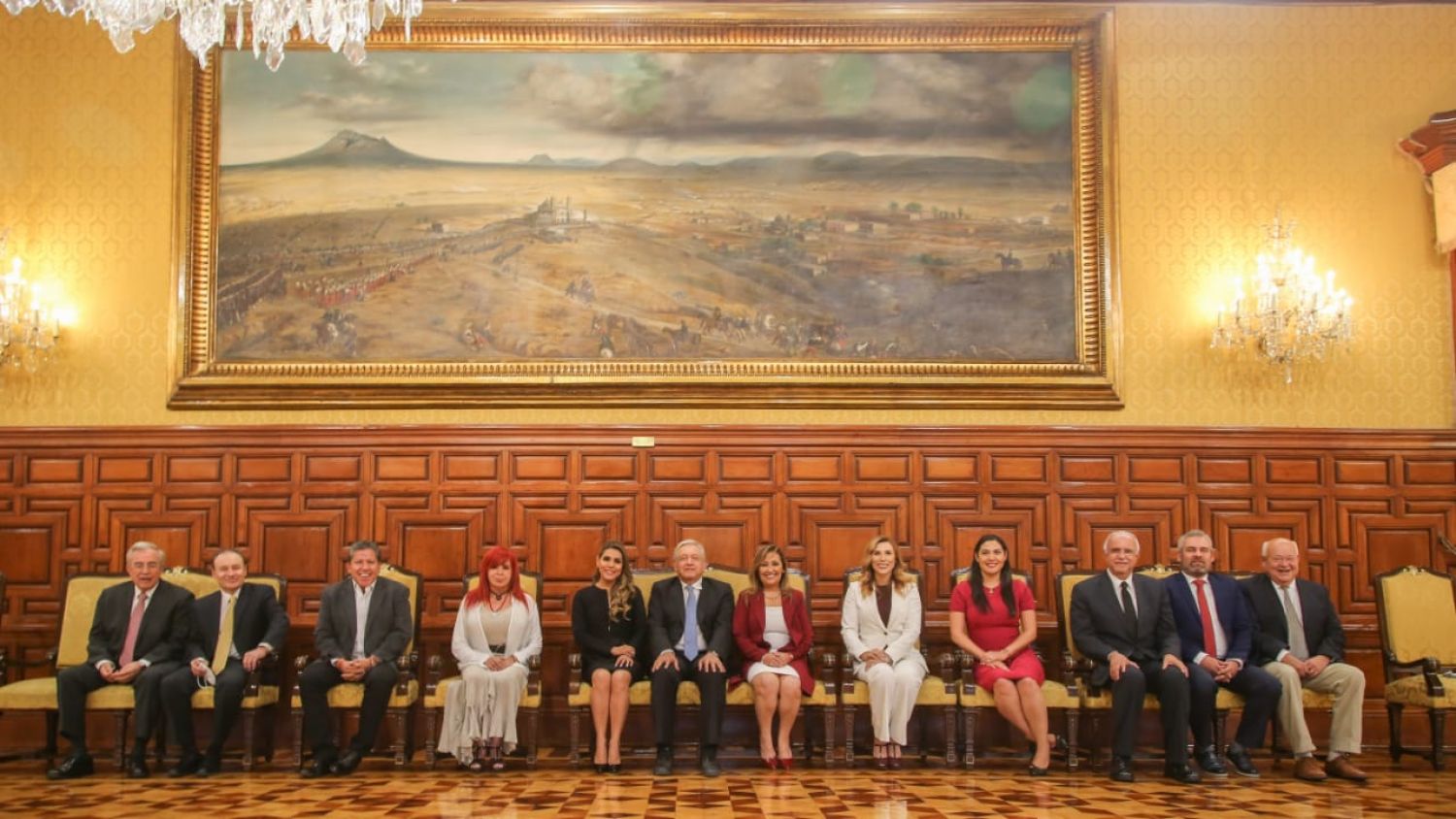 Lorena reafirma compromiso con López Obrador, acuerdan trabajar "hombro a hombro" 
