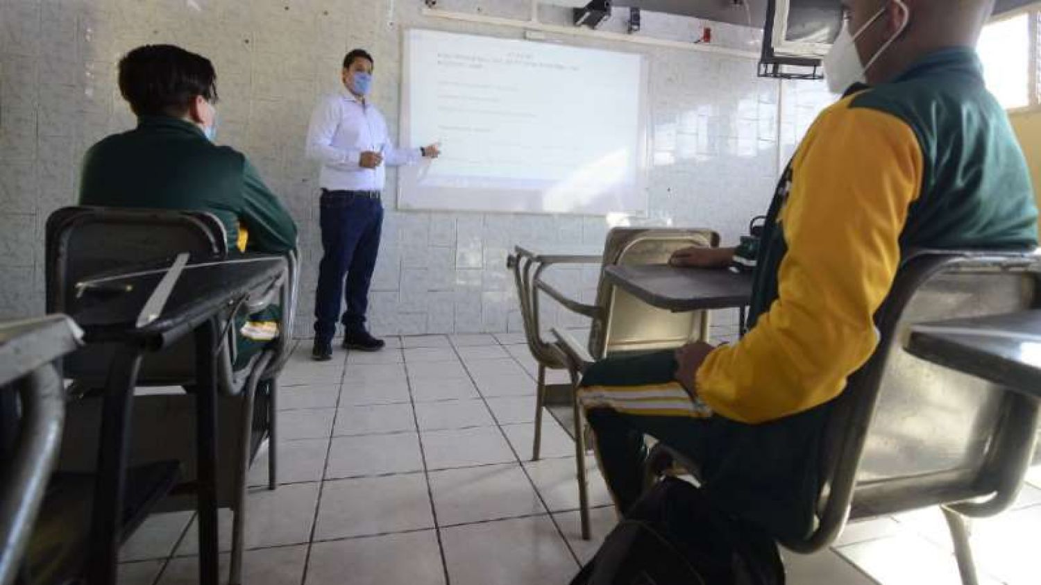 Así fue el regreso de niños a las aulas en Jalisco tras un año de clases virtuales