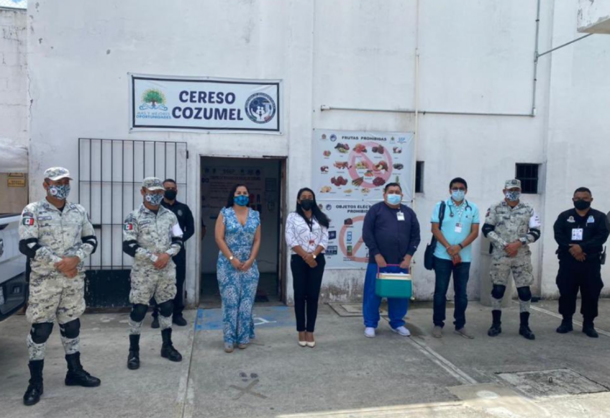 inició la inmunización de reclusos mayores de 60 años en una cárcel de Quintana Roo