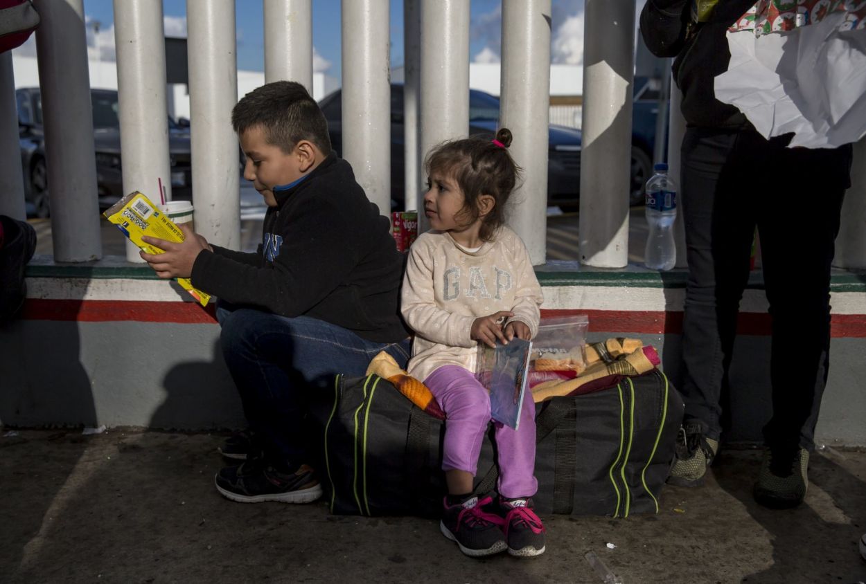 EU pide ayuda a agencia de emergencias para atender aumento de niños migrantes