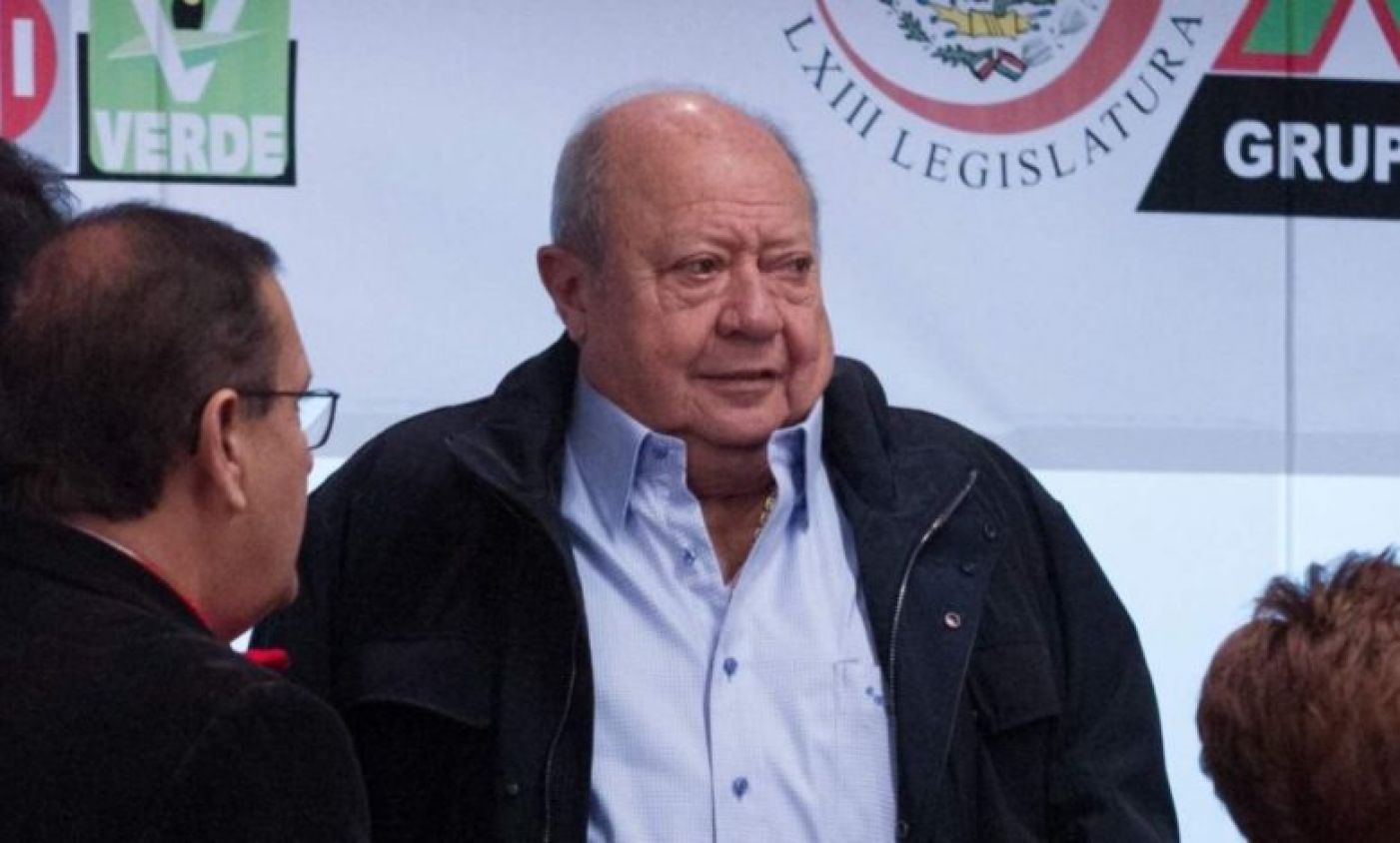 ¿Quién es Carlos Romero Deschamps, polémico líder sindical que renunció hoy a Pemex?