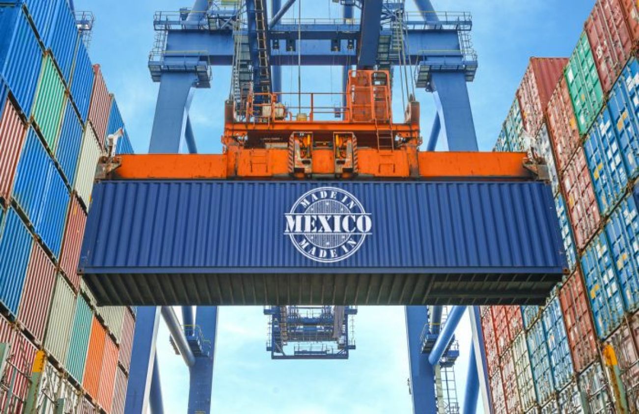 Exportaciones mexicanas caen 1.1% anual en febrero, afecta industria automotriz: INEGI