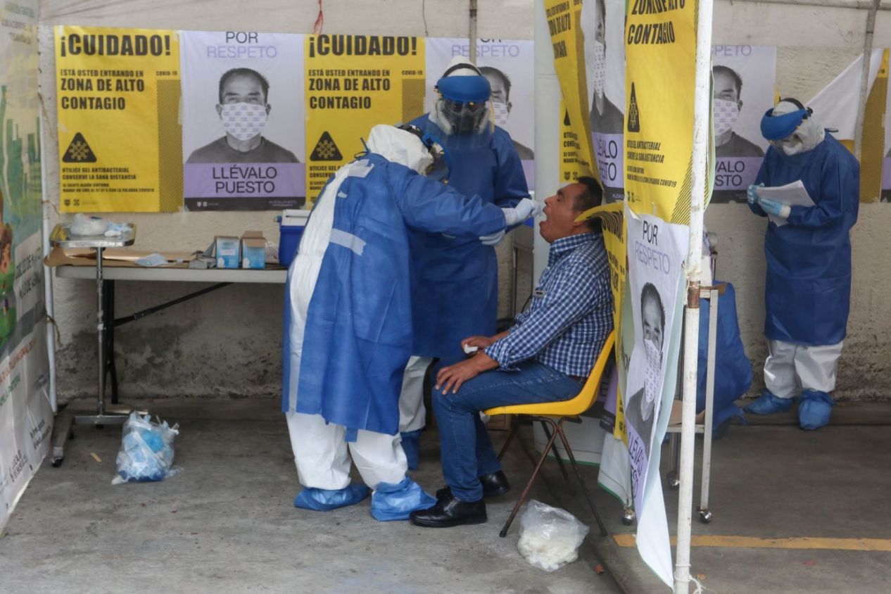 México acumula 202,633 muertes por coronavirus 