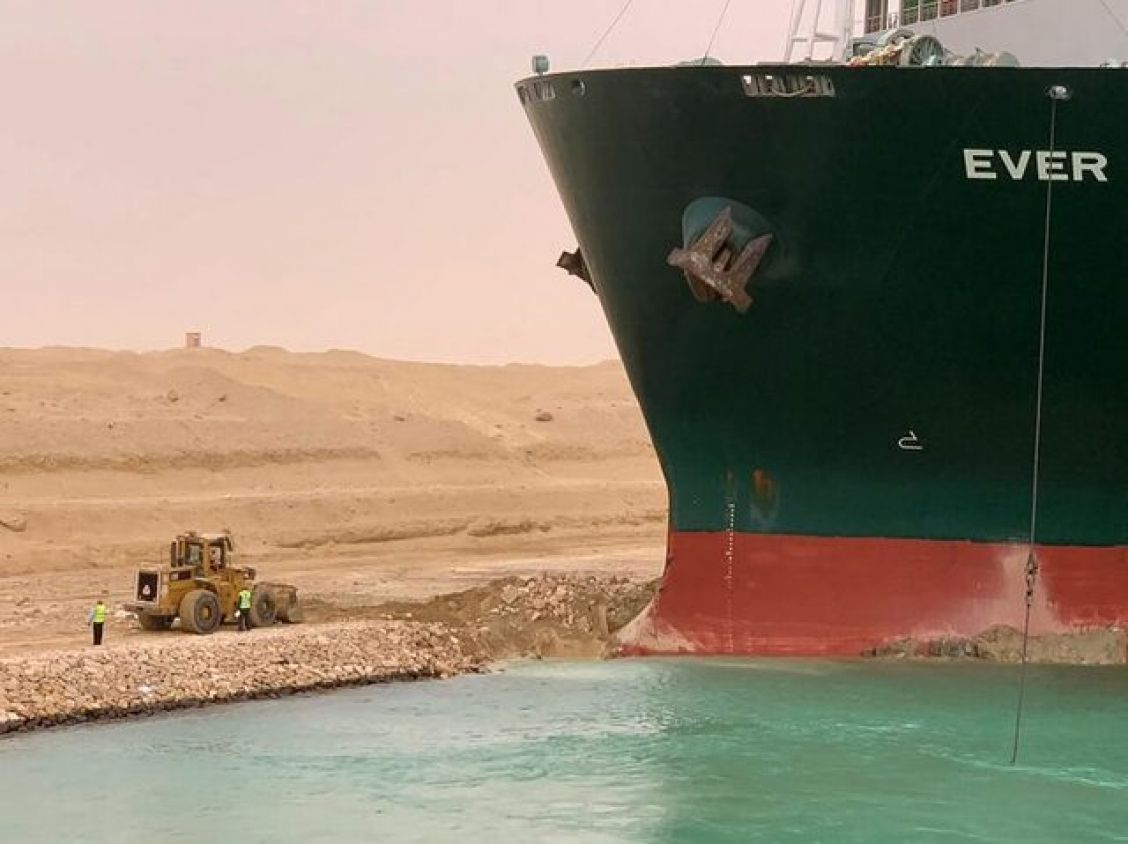 Por qué la Superluna de marzo ayudó a desbloquear el canal de Suez