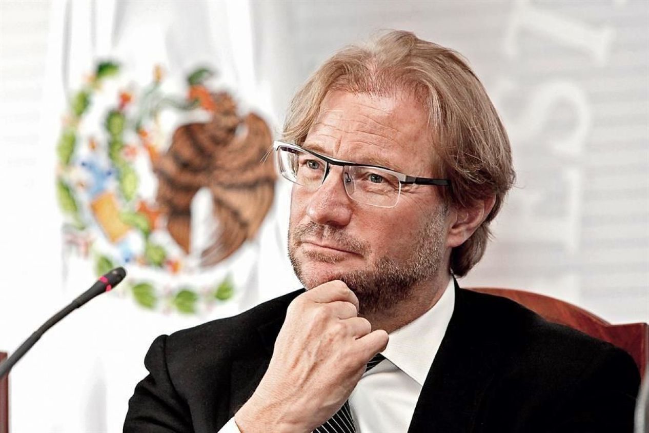 Giran Orden de aprehensión contra Andrés Roemer por violación