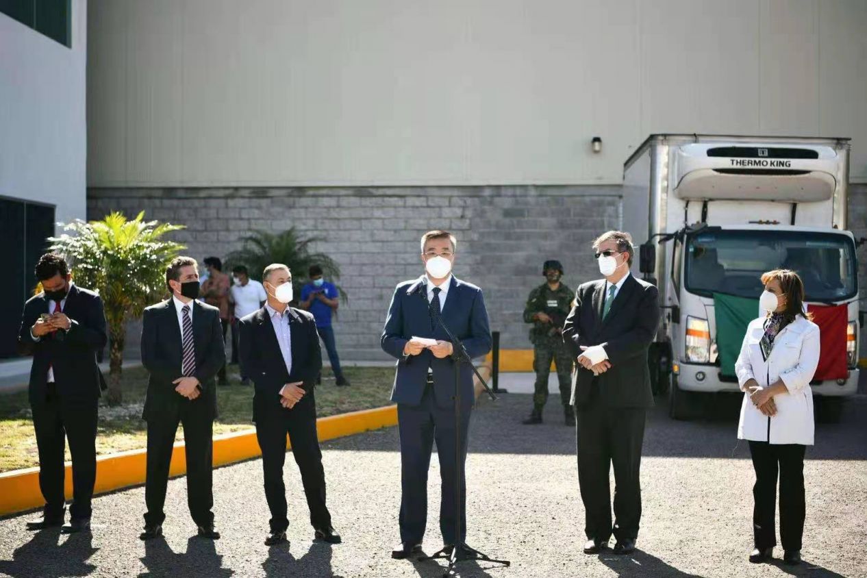 Entrega Drugmex 673 mil 650 dosis de vacuna CanSino envasadas en Querétaro