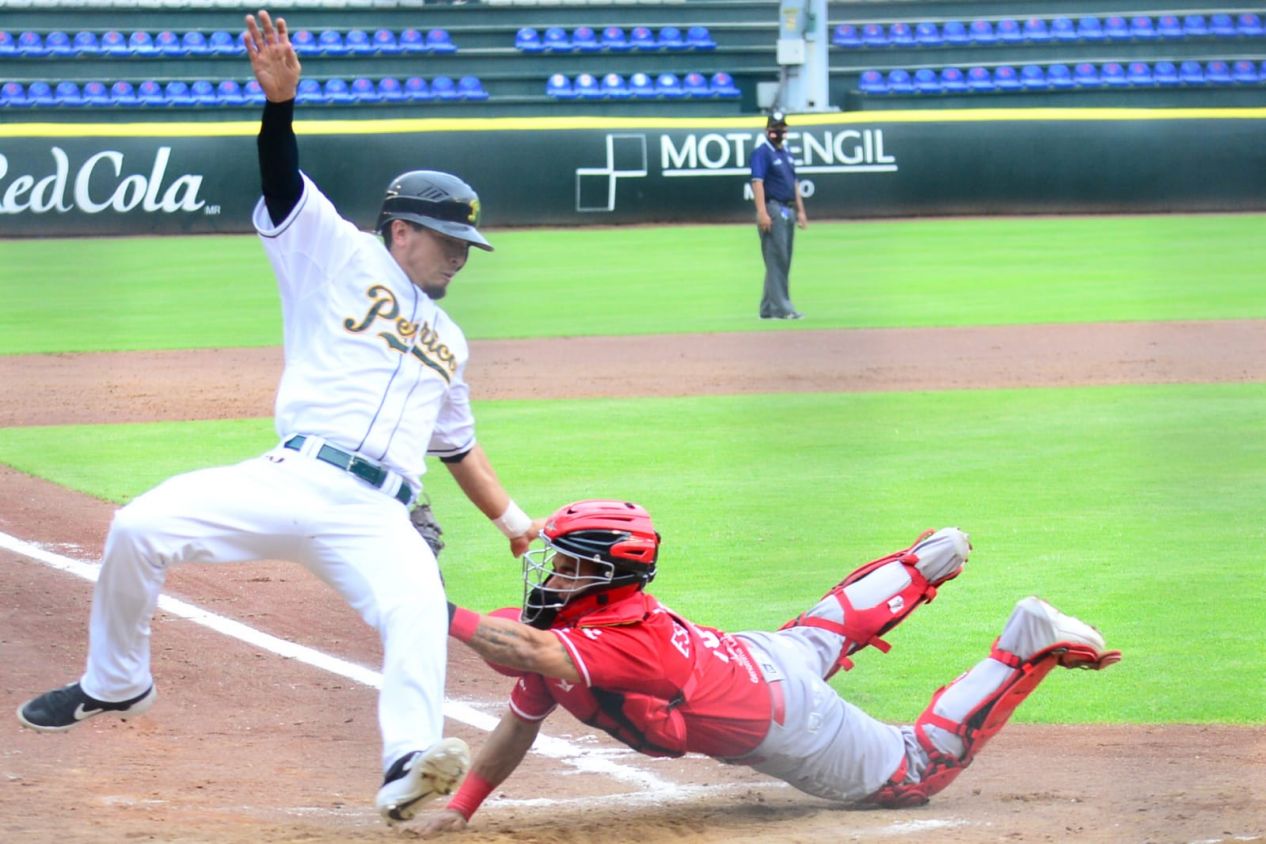 Explotó la ofensiva de Pericos en doble cartelera ante Veracruz 
