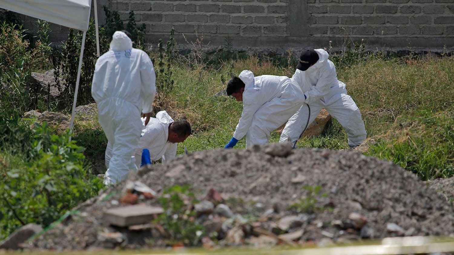 FGR desconoce cuántos cuerpos sin identificar hay en cada estado; INAI ordena explicar por qué