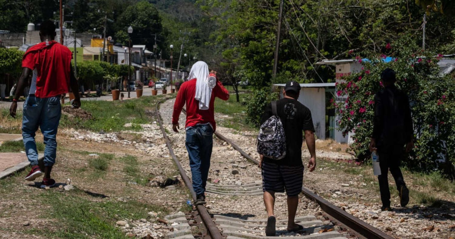 Mexicanos no tienen ingresos suficientes para la canasta básica: MCV