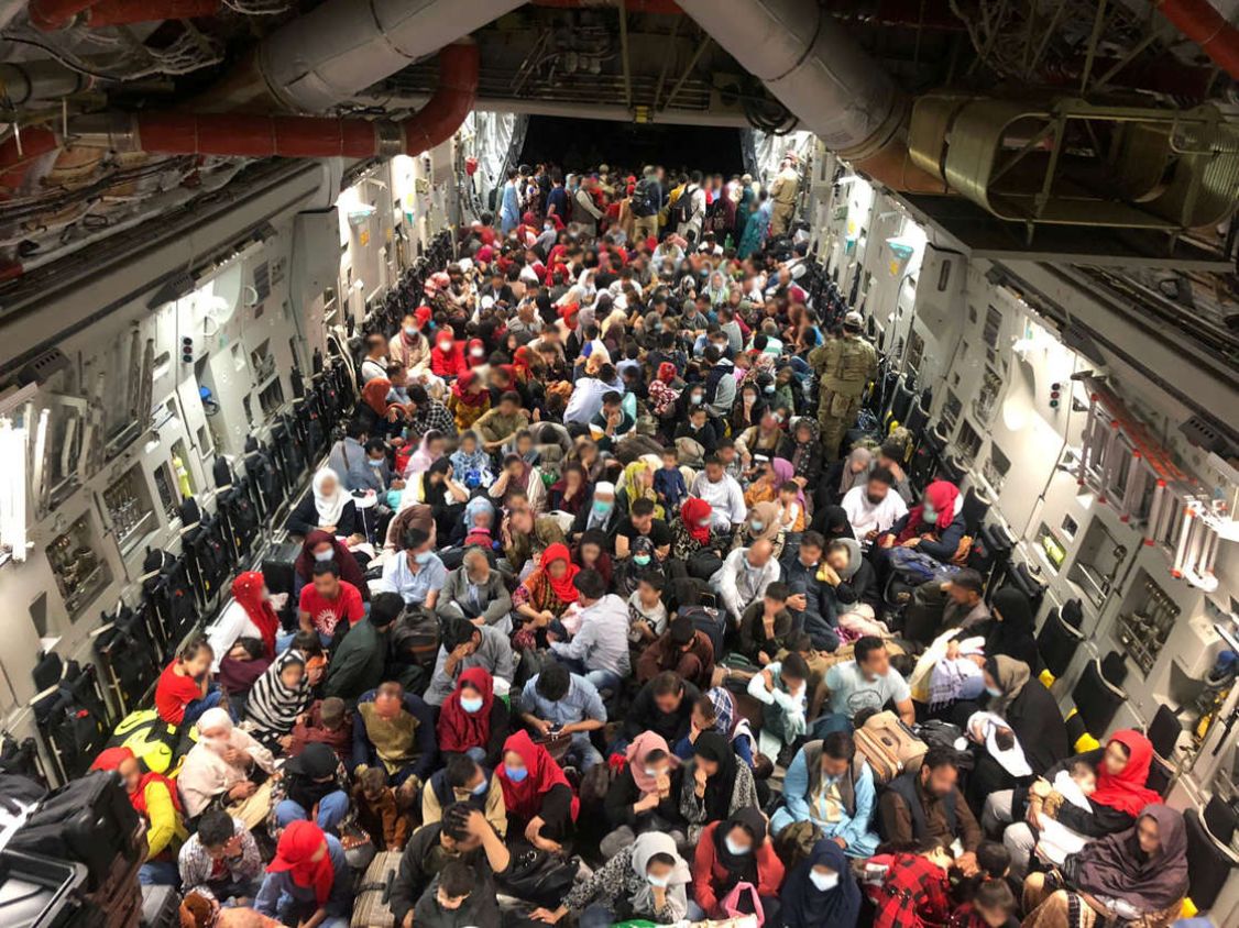 Países se apresuran para completar evacuación de Afganistán antes de fin de mes