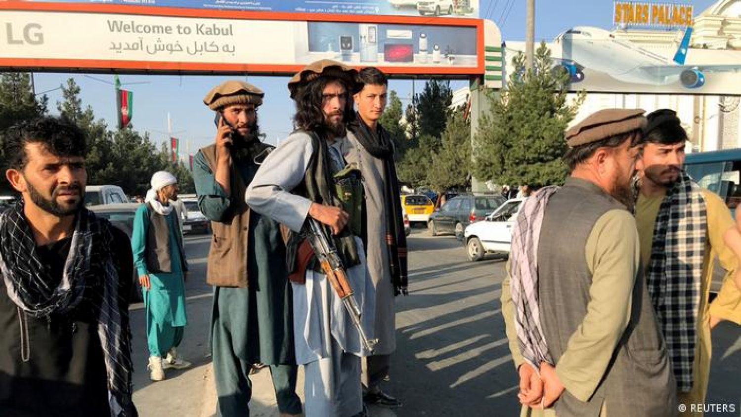 Talibanes niegan el acceso al aeropuerto de Kabul en Afganistán