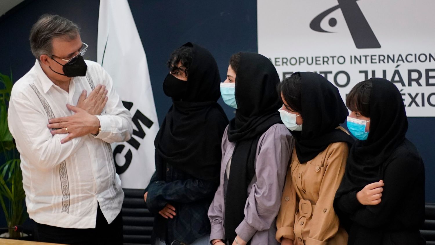 Lucharemos por nuestro pueblo desde México; dicen niñas afganas expertas en robótica