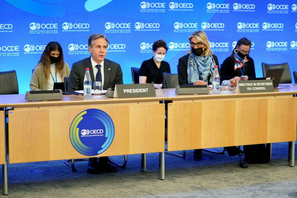 136 países firmaron histórico acuerdo para fijar un gravamen global mínimo del 15% para las multinacionales