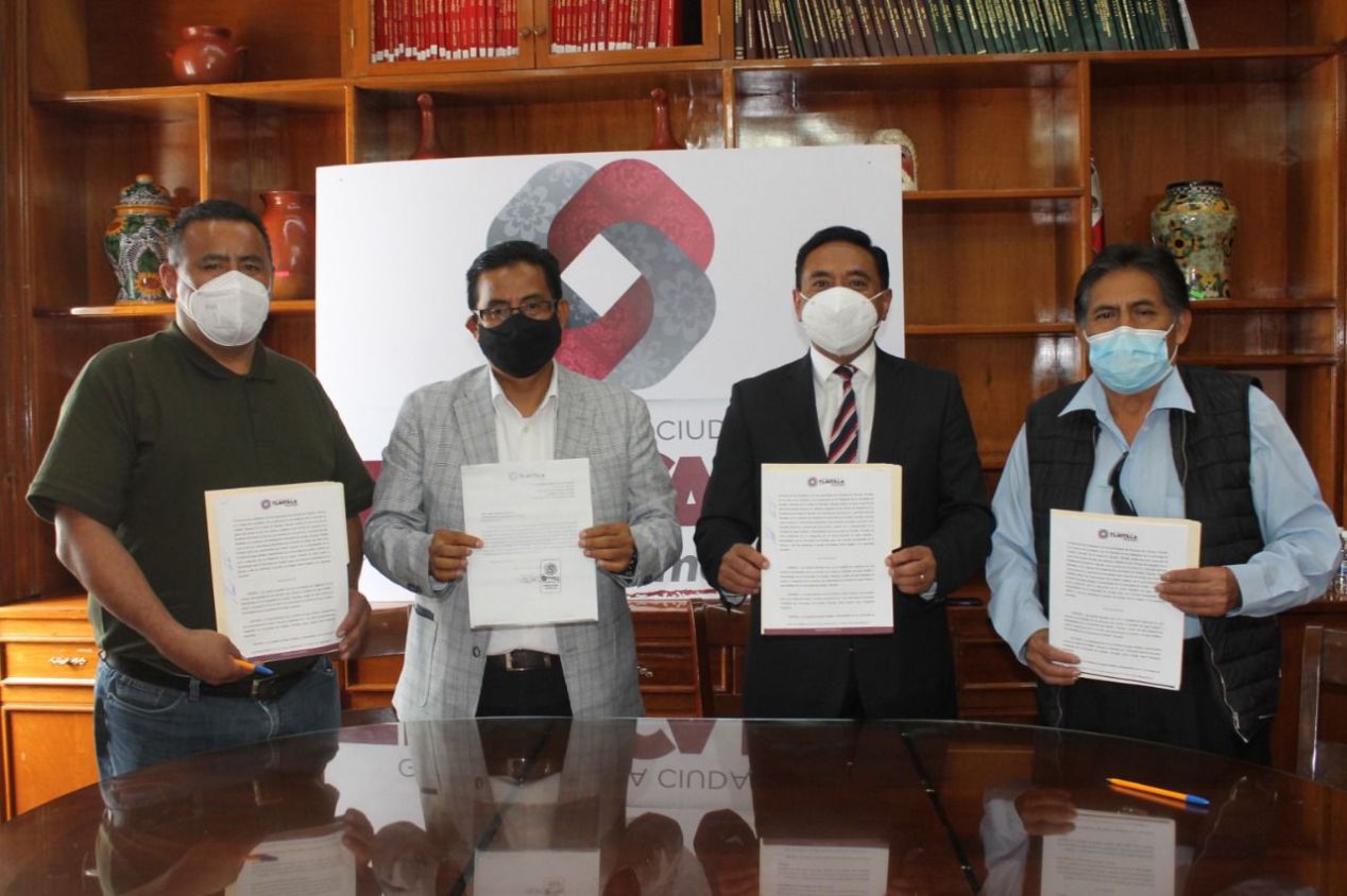 Signan convenio representantes ciudadanos de Ocotlán y autoridades municipales de Tlaxcala para la operatividad de CAPAO