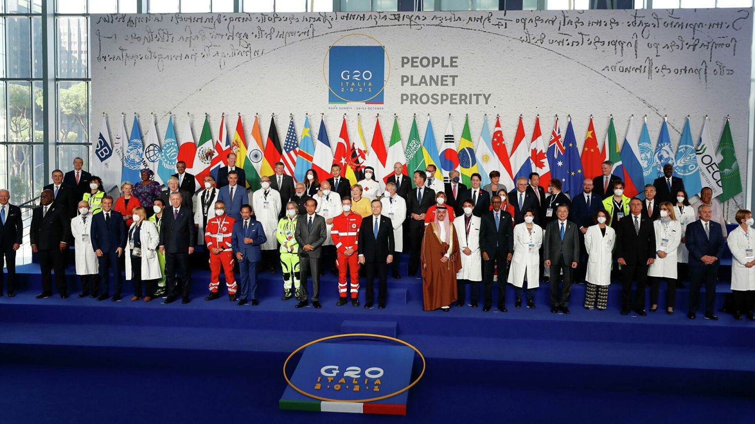 En cumbre del G20, líderes se comprometen a vacunar al 70% de la población mundial.