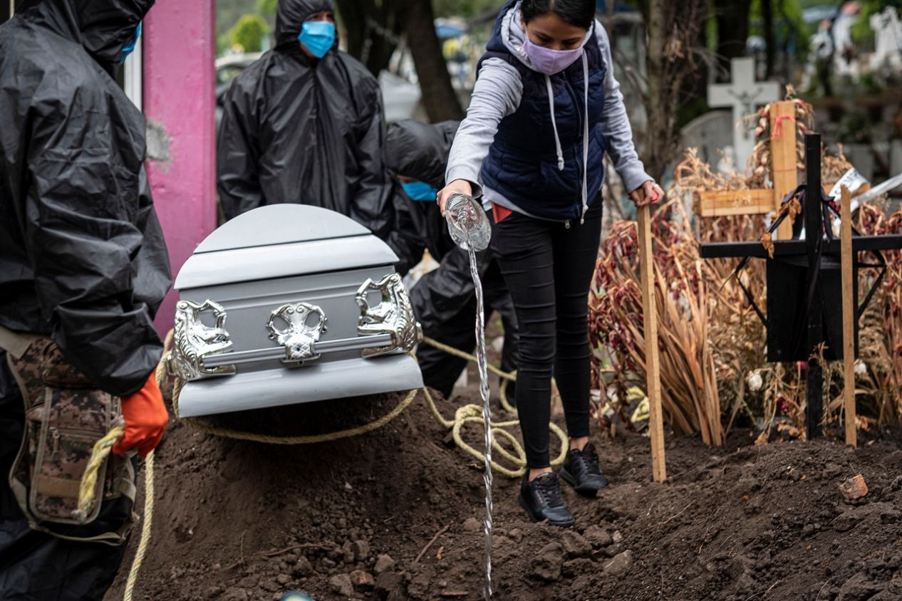 México registra otro pico en el número de muertes por tercera ola de Covid-19