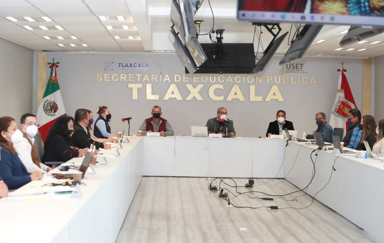 Secretario pide a directivos consolidar la transformación educativa en Tlaxcala