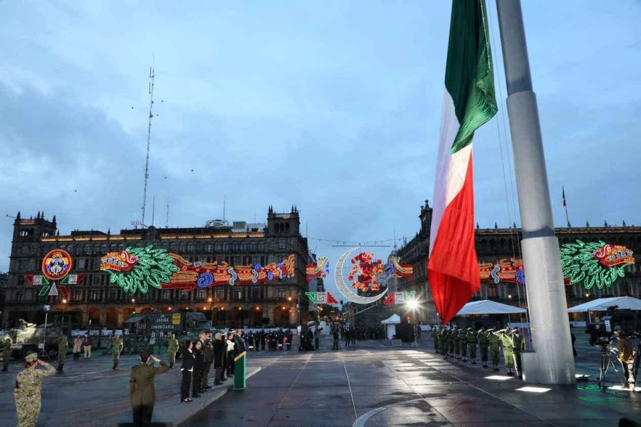 Ceremonia en honor a las víctimas por los sismos de 1985 y 2017 encabezó AMLO