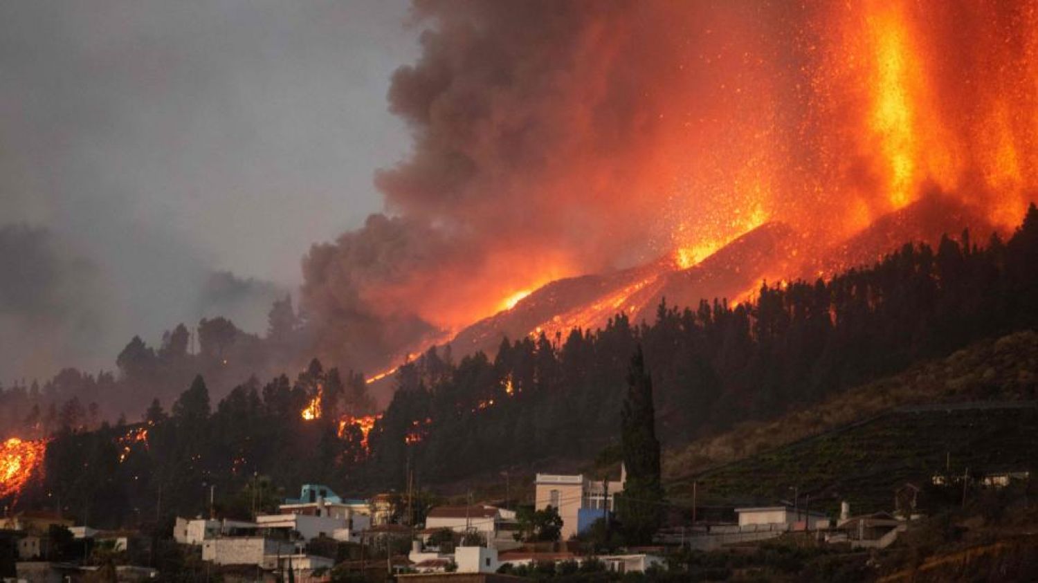 Volcán Cumbre Vieja arrasó con un centenar de casas en España