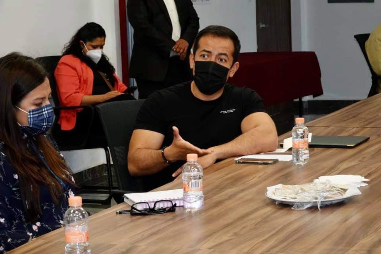 Comisión administrativa del Congreso debe etiquetar recurso para derribar muros; diputado