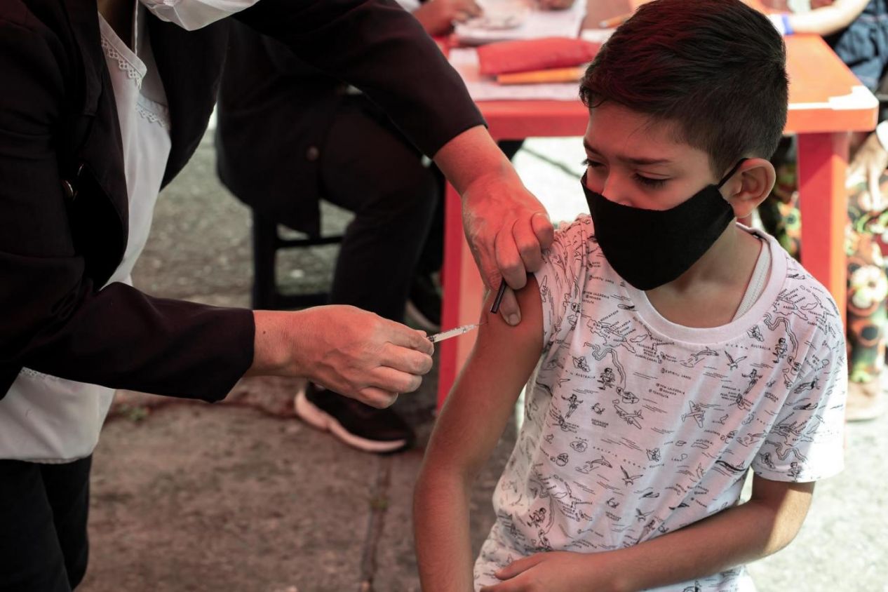 Vacunación contra Covid para niños podría ser en mayo si COVAX envía dosis, adelantó AMLO