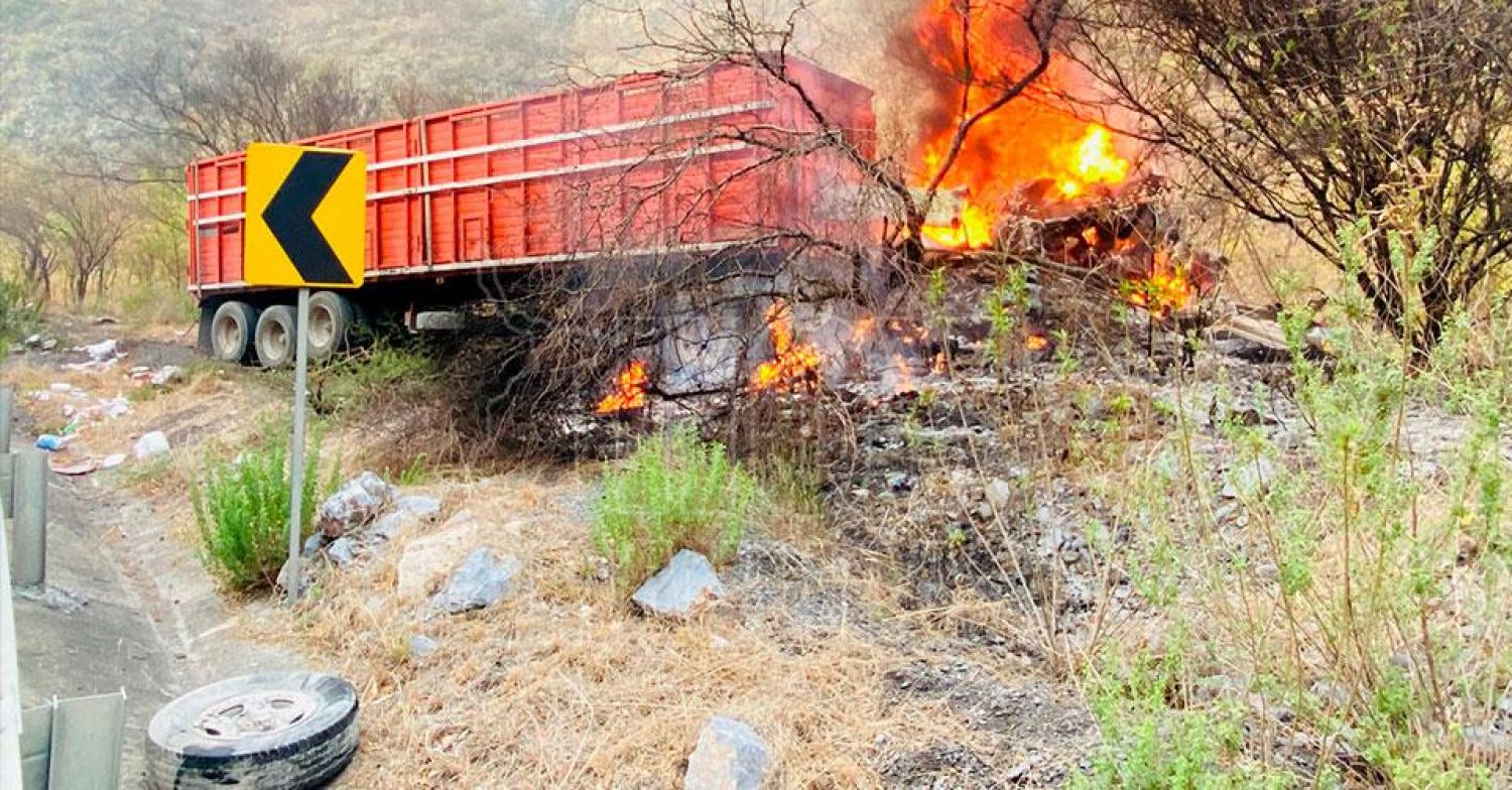Mueren calcinadas 9 personas durante accidente en la carretera Rumbo Nuevo, en Tamaulipas