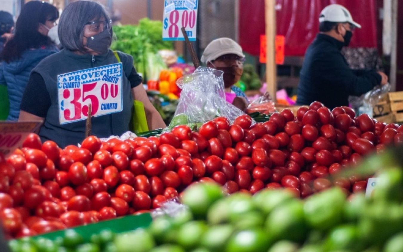 Inflación se colocó en 7.72%; productos como la tortilla, aguacate, jitomate y gasolina continúan a la alza