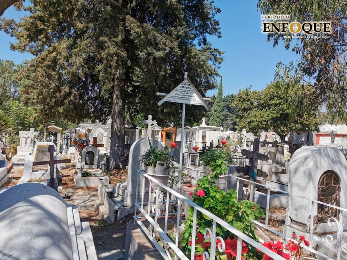 Reconoce Barbosa que en Puebla capital hacen falta panteones