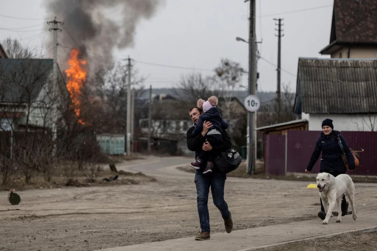 Asesinaron tropas rusas a esposos ucranianos que intentaron huir de kiev; sobrevivió su pequeño