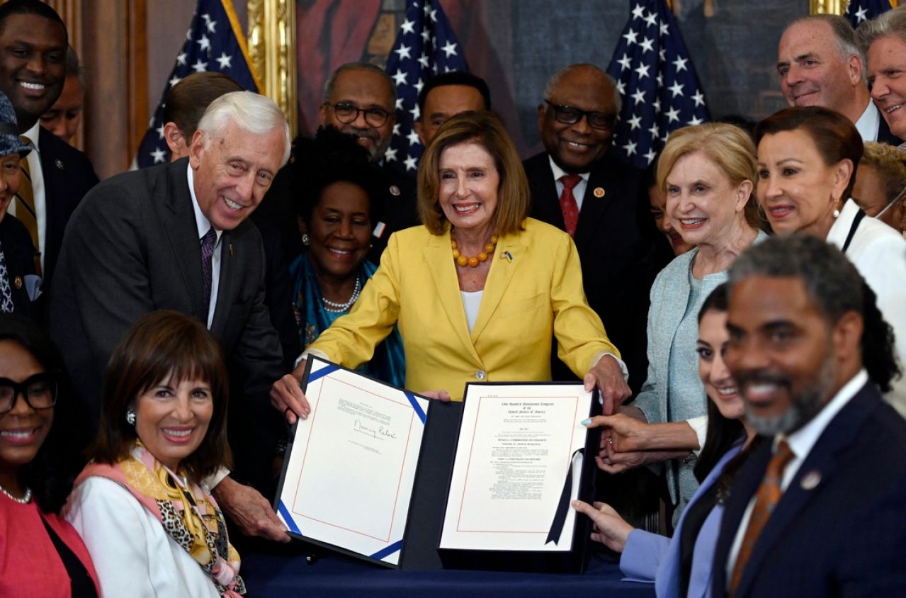 Congreso en EEUU aprobó plan de Joe Biden en salud y medio ambiente