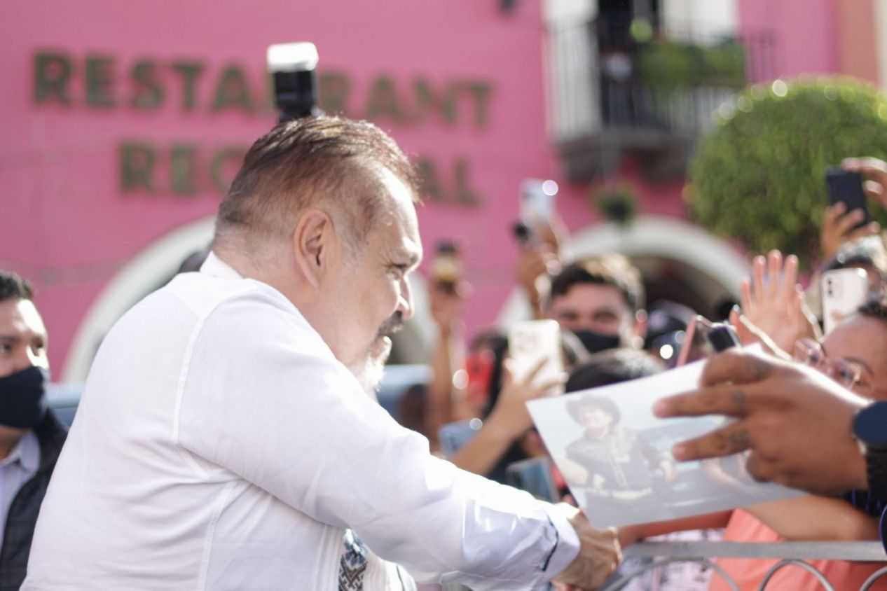 Cientos de familias y turistas disfrutaron del ciclo de lectura “Cuéntame de Atlixco” narrado por el actor Joaquín Cosío