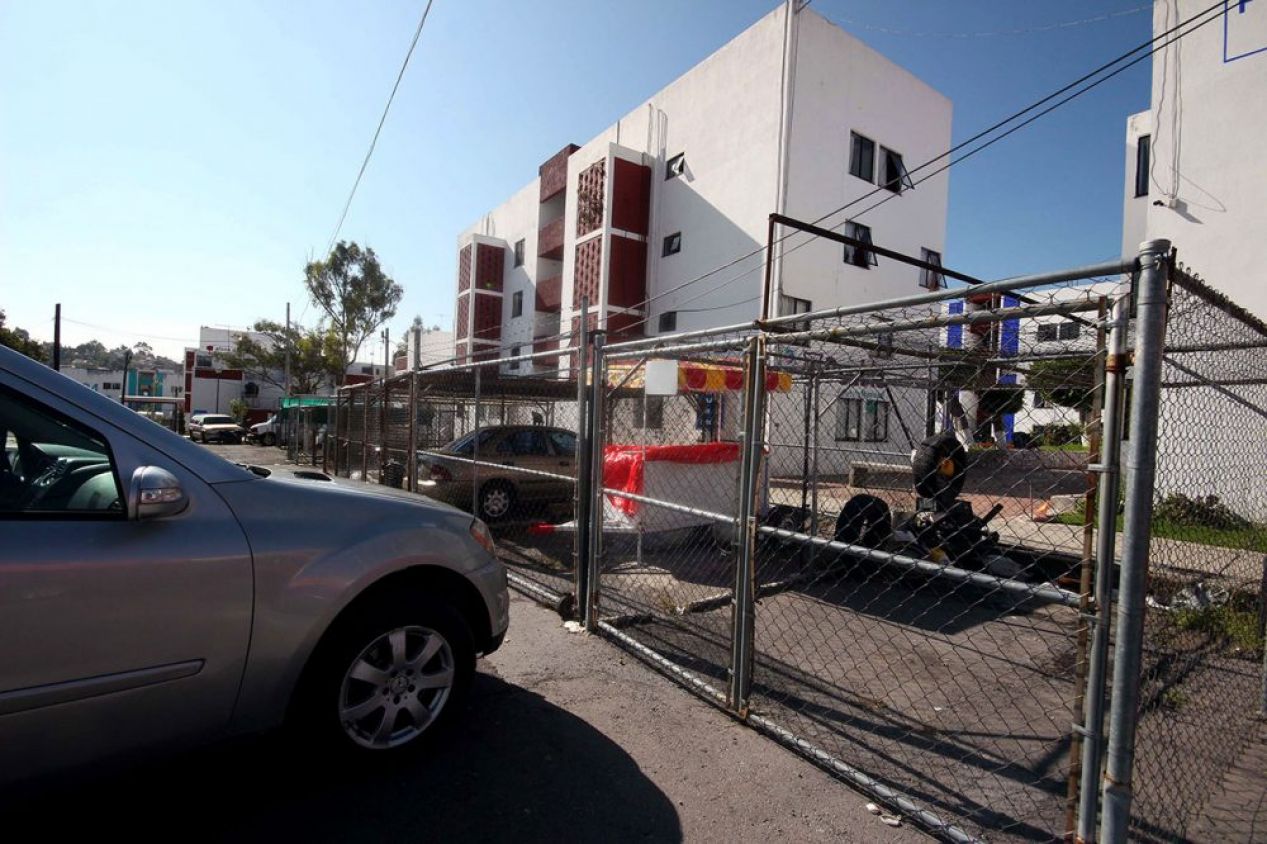 Inicia Ayuntamiento de Puebla retiro de rejas en unidades habitacionales y colonias