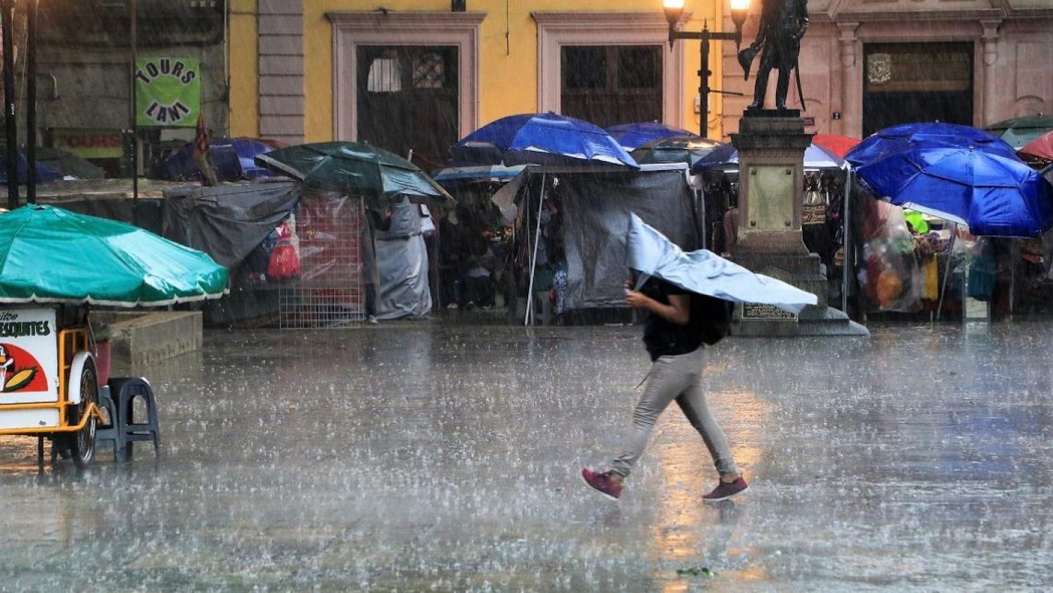 Este jueves se esperan lluvias intensas en Chiapas, Oaxaca, Tabasco y Veracruz por onda tropical 24
