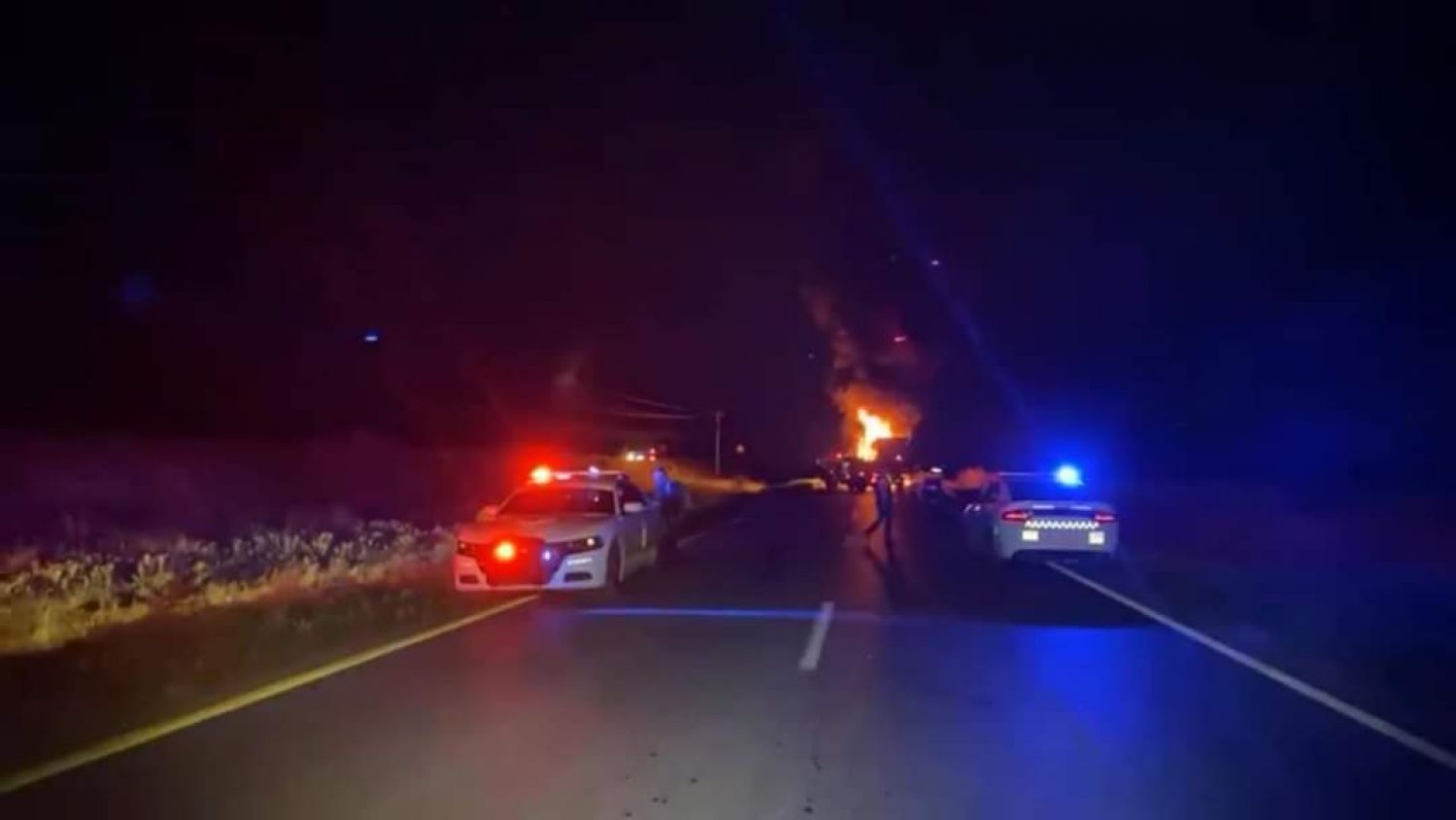 Sustraen hombres armados a personas de sus vehículos en carreteras a Fresnillo y Villanueva para incendiarlos 