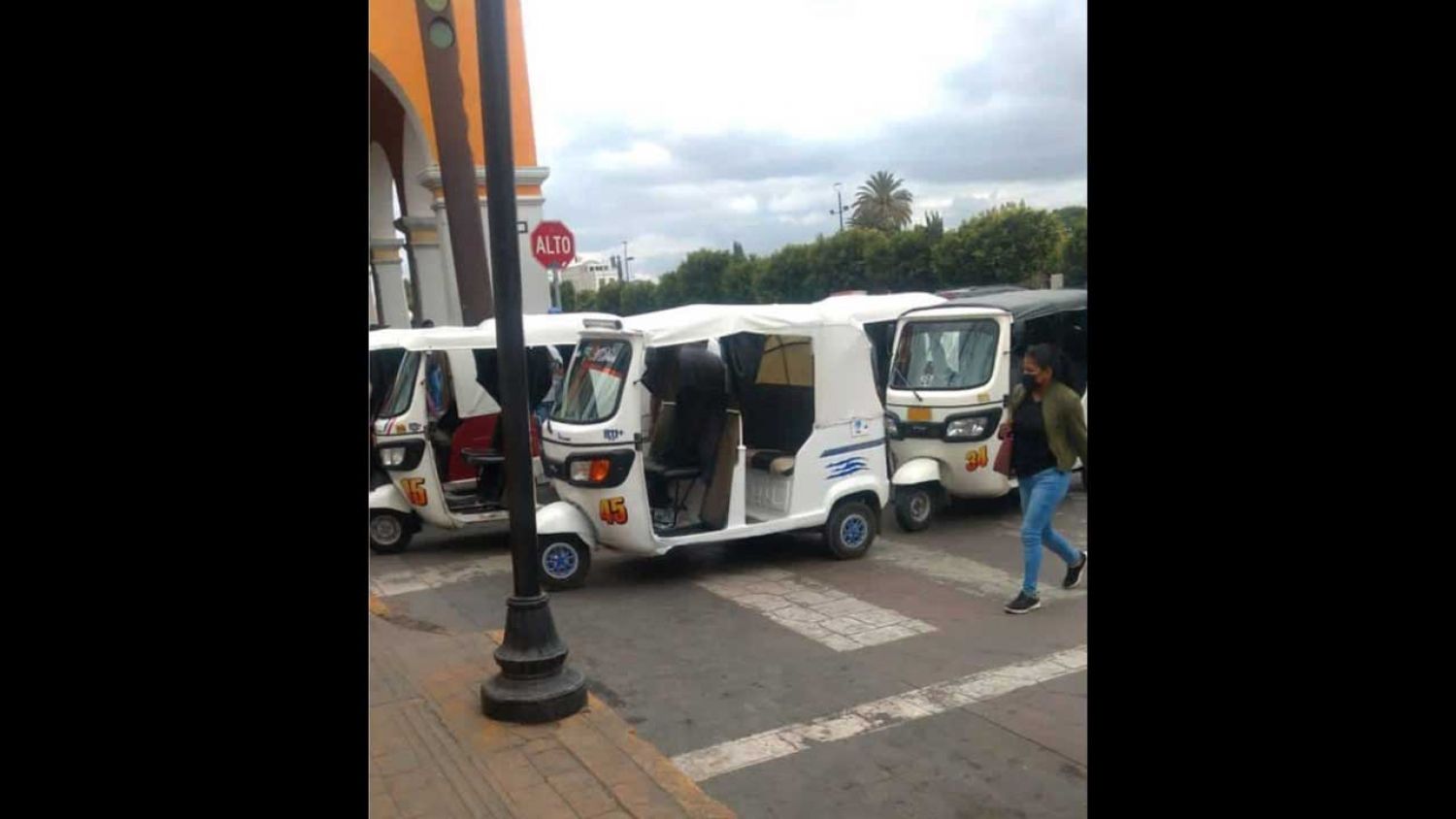 En Acatzingo, moto taxis acusan abuso de autoridad y extorsión por parte de Vialidad municipal 