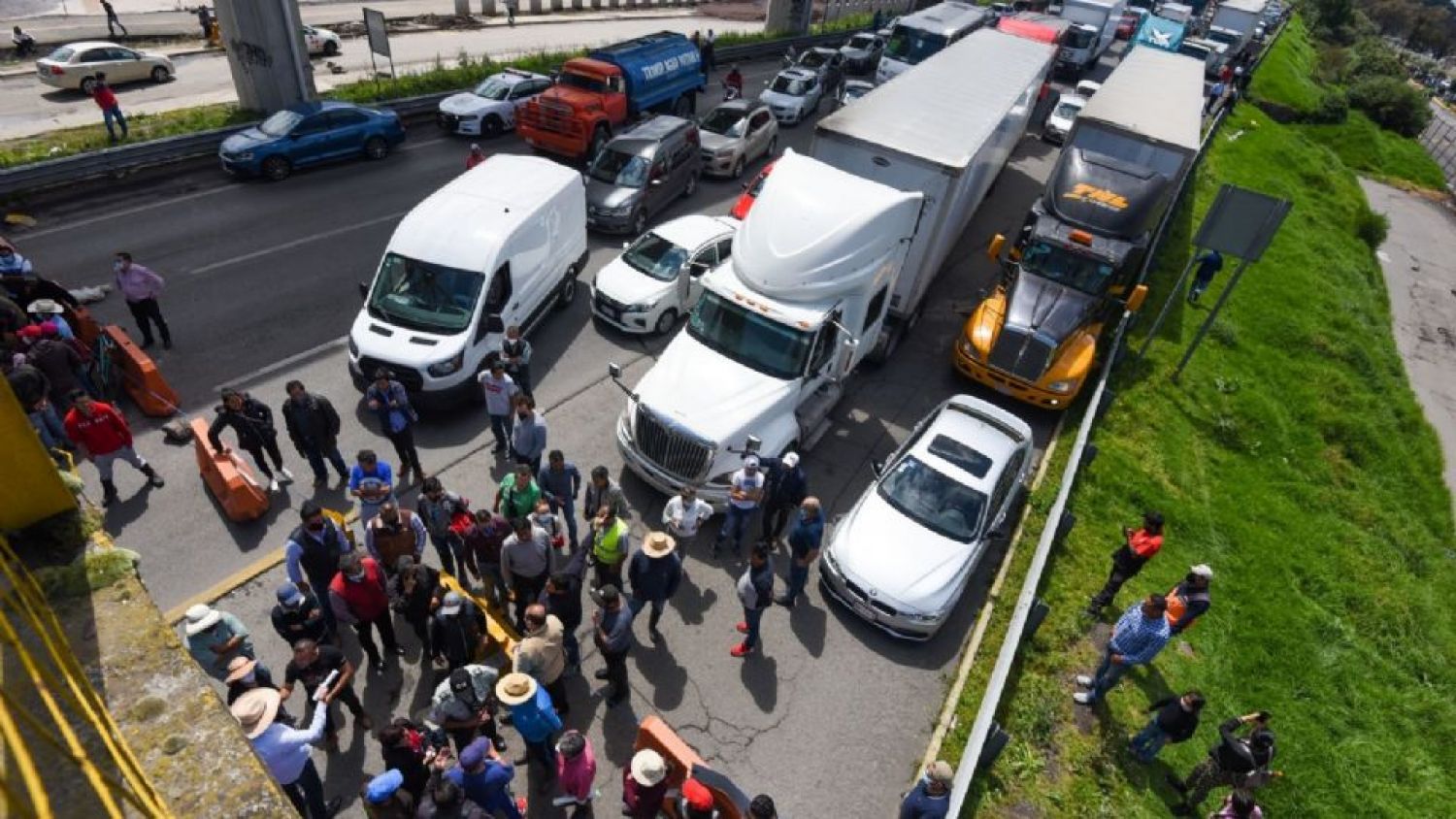 Habrá bloqueos en el Estado de México este miércoles por paro de transportistas y comerciantes