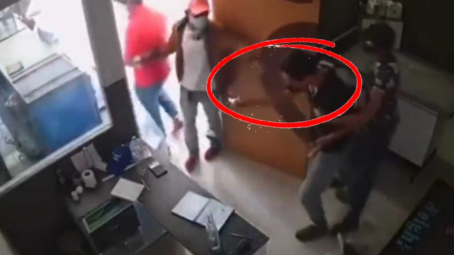 En Cuautlancingo; un grupo de maleantes asaltaron una Clínica Veterinaria